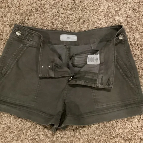 Buckle BKE army green shorts - size 29 - Picture 2 of 4